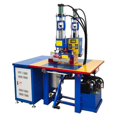 Machine hydraulique à haute fréquence pour l'emboutissage d'étiquettes en TPU