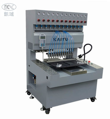 Un bon prix. 12 couleurs clé en PVC douce machine pour faire des patchs haute précision en ligne