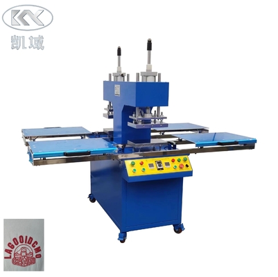 Machine de gravure en silicone de caoutchouc à température contrôlée pour la production d'étiquettes de tissus