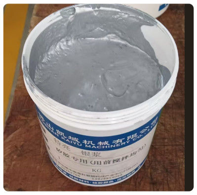 Préparer le substrat du tissu pour une adhésion optimale avec de l'encre de timbre de tissu en sérigraphie dorée