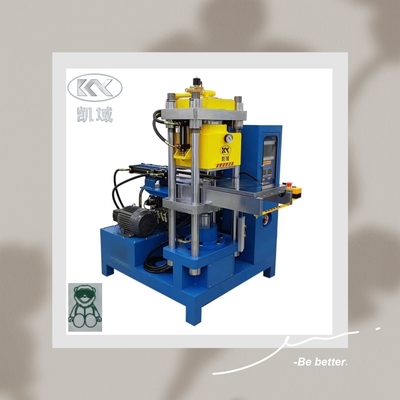 Machine d'étiquetage en silicone durable Machine de fabrication d'étiquettes en caoutchouc pour la production de vêtements de travail Capacité 50T