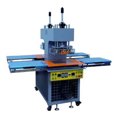 Un bon prix. Refroidissement après le processus de gravure Le tissu complet est laissé refroidir avant d'être retiré de la machine en ligne